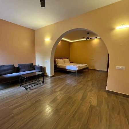 Rococco Ashvem Hotel Mandrem Bagian luar foto