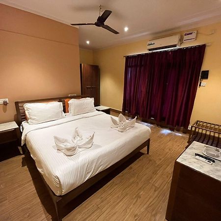 Rococco Ashvem Hotel Mandrem Bagian luar foto