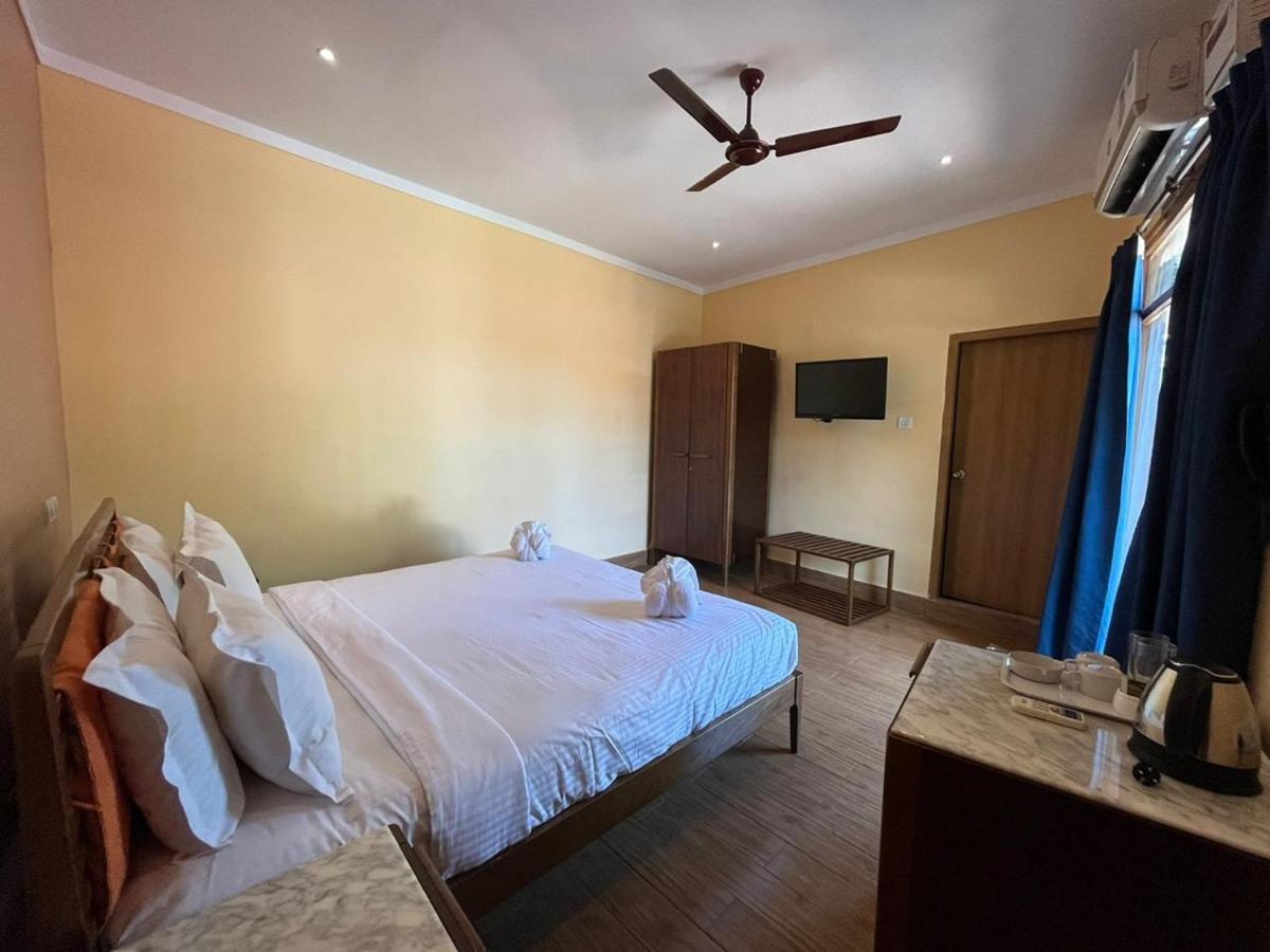 Rococco Ashvem Hotel Mandrem Bagian luar foto