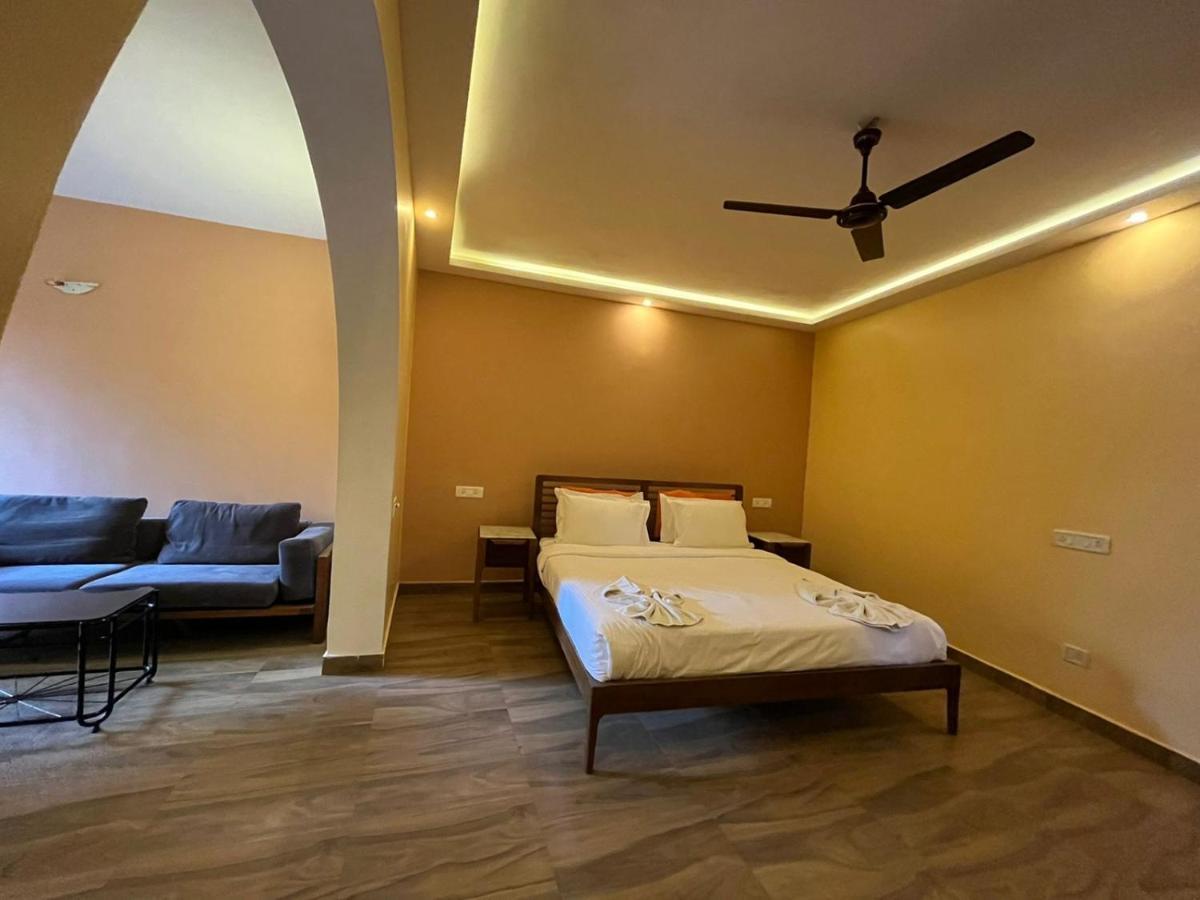 Rococco Ashvem Hotel Mandrem Bagian luar foto