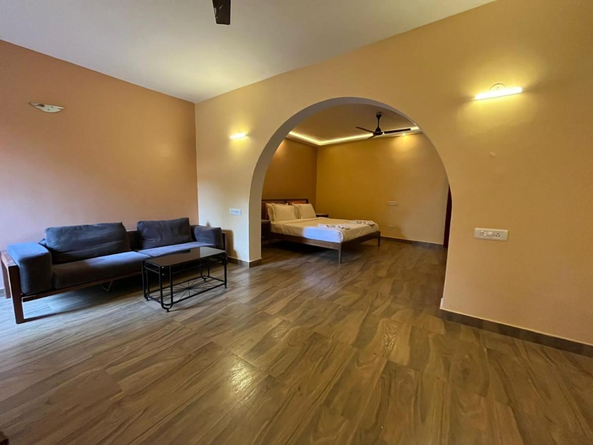 Rococco Ashvem Hotel Mandrem Bagian luar foto