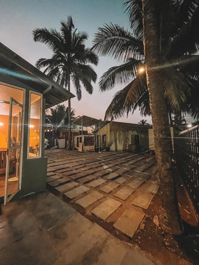 Rococco Ashvem Hotel Mandrem Bagian luar foto